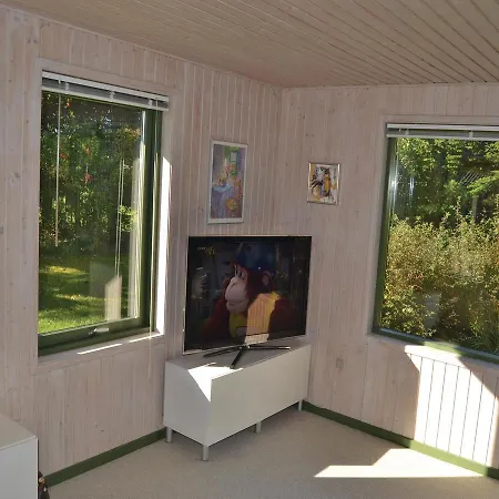 Holiday With A Fireplace 05 Сasa de vacaciones Hals